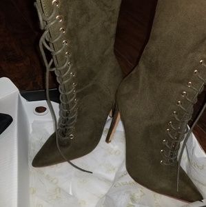 | Forever 21 Lace Up Heel Boot | GREEN| size 6